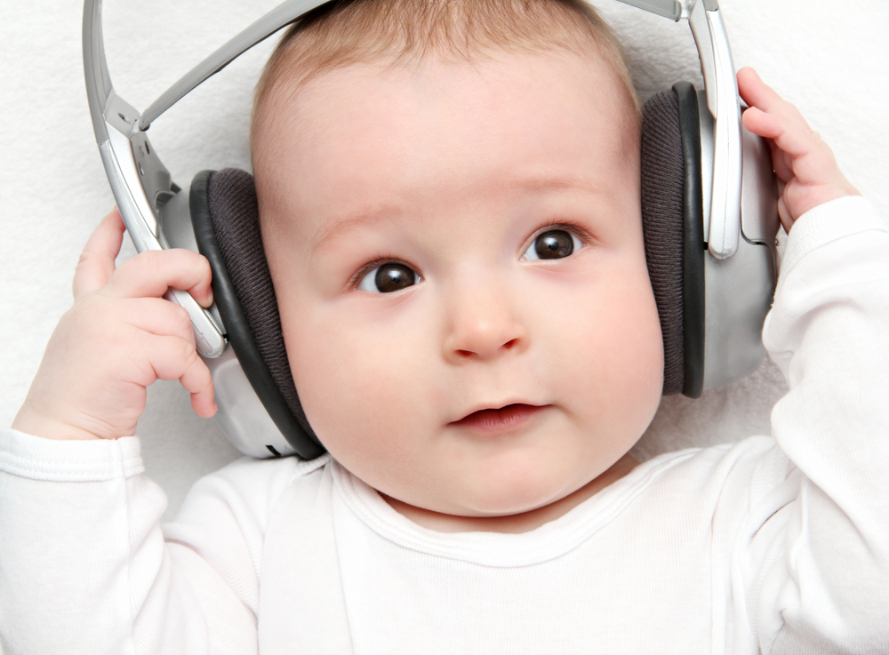 Protéger l'audition de votre bébé : les casques anti-bruit bébé - Jeux de  tapis: motricité et créativité